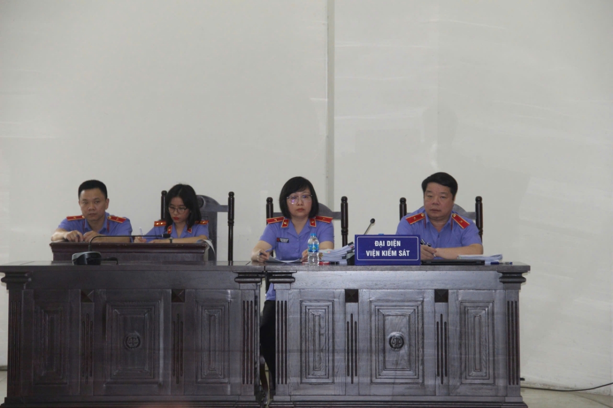 Đại diện Viện kiểm sát tranh tụng tại tòa phúc thẩm.