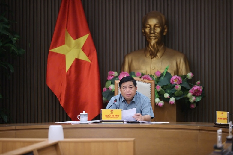 Phó Thủ tướng Chính phủ Nguyễn Chí Dũng chủ trì họp về triển khai, cung cấp dịch vụ công trực tuyến theo hướng chủ động, hoàn toàn dựa trên dữ liệu - Ảnh: VGP. 
