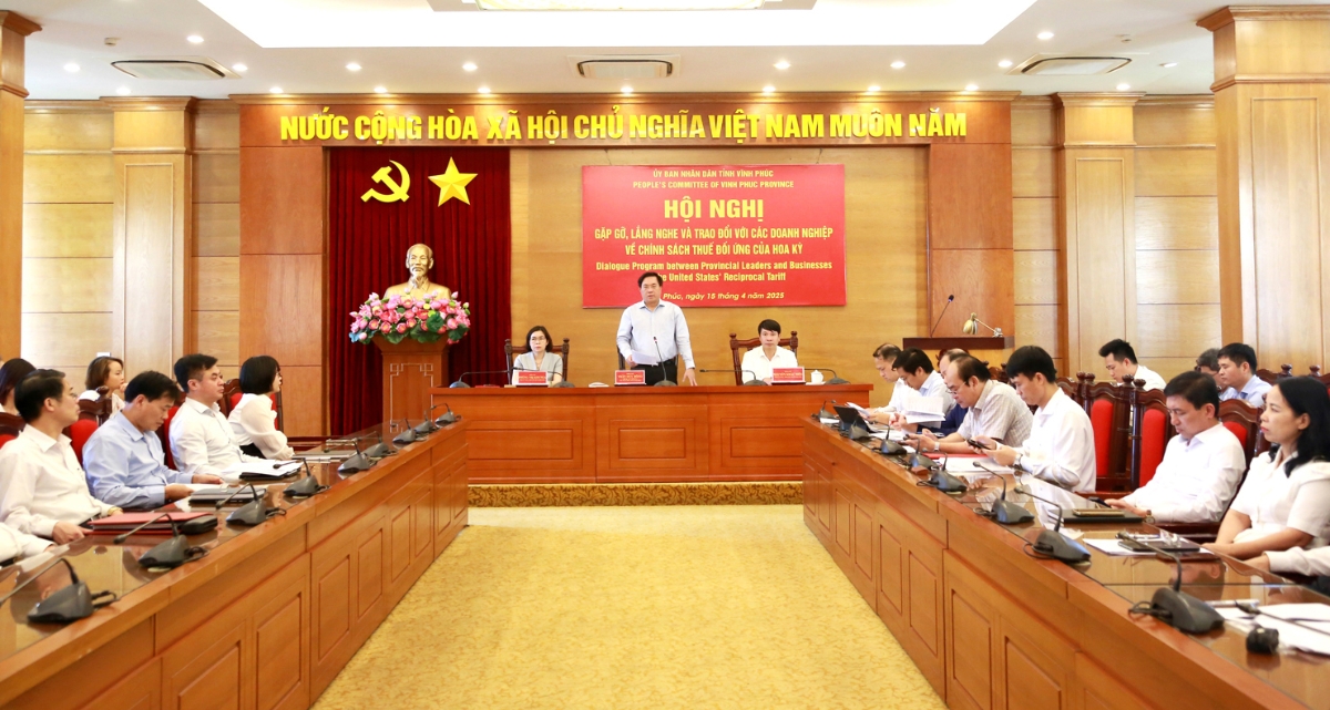 Vĩnh Ph&uacute;c tổ chức Hội nghị gặp gỡ, lắng nghe v&agrave; trao đổi với doanh nghiệp nhằm kịp thời th&aacute;o gỡ kh&oacute; khăn.