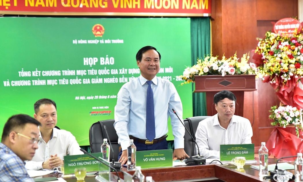 Theo Thứ trưởng Bộ Nông nghiệp và Môi trưởng Võ Văn Hưng thông tin về định hướng hợp nhất 2 chương trình mục tiêu quốc gia. Ảnh: Hoài Thơ.