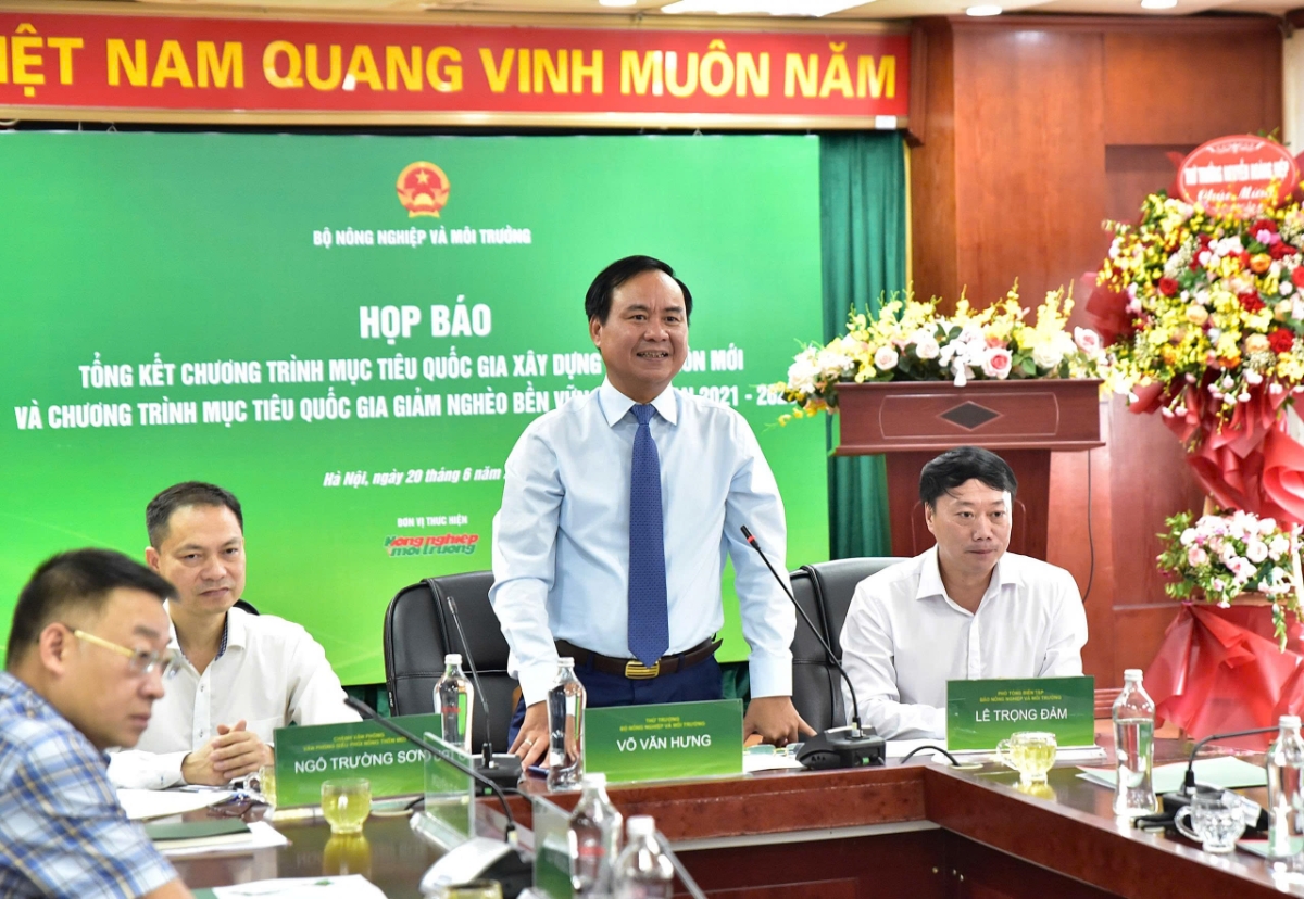 Theo Thứ trưởng Bộ Nông nghiệp và Môi trưởng Võ Văn Hưng thông tin về định hướng hợp nhất 2 chương trình mục tiêu quốc gia. Ảnh: Hoài Thơ.