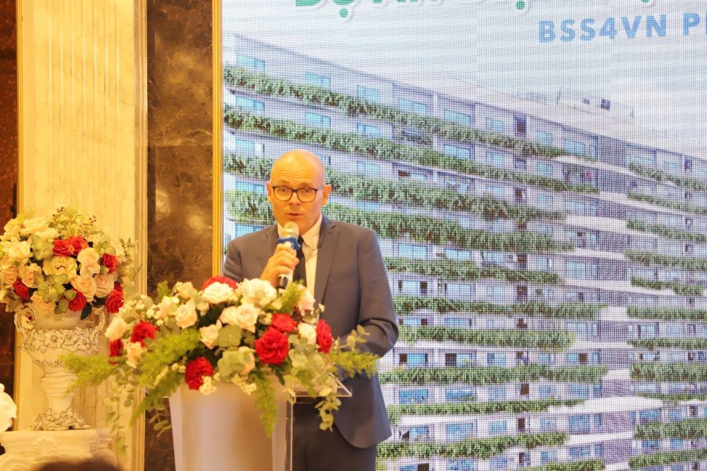 &Ocirc;ng Markus Bissel: 