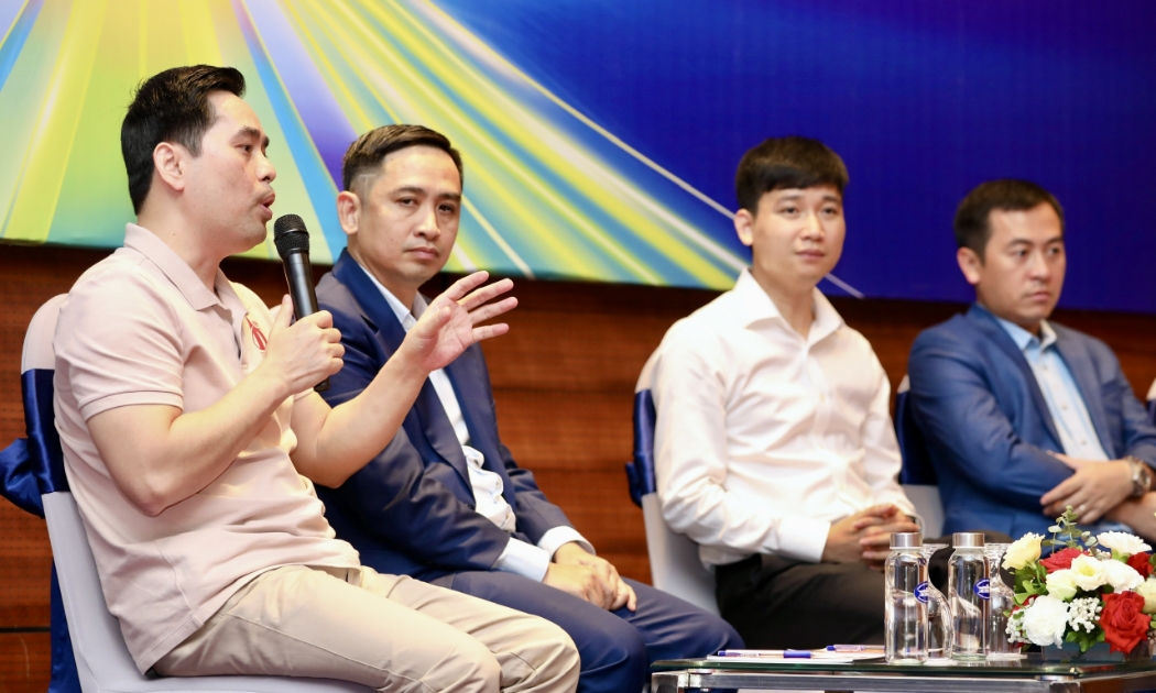 Đại diện các cơ quan báo chí của Việt Nam trao đổi tại phiên chuyên đề “Dữ liệu là gốc của tòa soạn hiện đại” ngày 20/6 (khuôn khổ Hội báo toàn quốc 2025) - Ảnh: Việt Dũng.