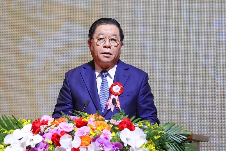 Đồng chí Nguyễn Trọng Nghĩa, Ủy viên Bộ Chính trị, Bí thư Trung ương Đảng, Trưởng ban Tuyên giáo và Dân vận Trung ương trình bày diễn văn tại Lễ kỷ niệm - Ảnh: VGP/Nhật Bắc