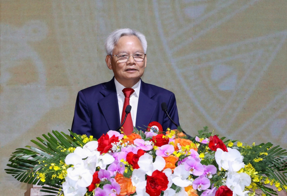 Nh&agrave; b&aacute;o Tạ Ngọc Tấn, nguy&ecirc;n Tổng bi&ecirc;n tập Tạp ch&iacute; Cộng sản, nguy&ecirc;n Ph&oacute; chủ tịch Hội Nh&agrave; b&aacute;o Việt Nam, Ph&oacute; chủ tịch Thường trực Hội đồng L&yacute; luận Trung ương. Ảnh: Tr&iacute; Phong.