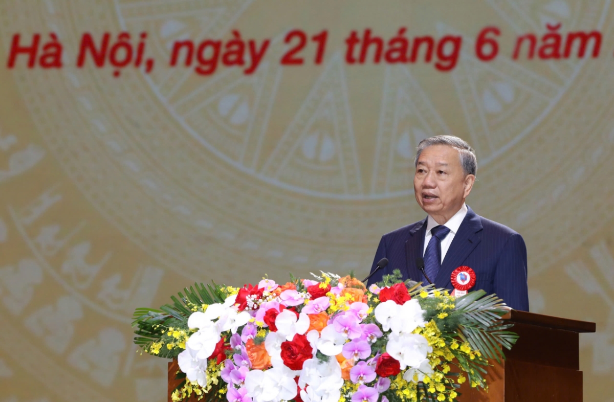 Tổng Bí thư Tô Lâm: Phát huy truyền thống vẻ vang 100 năm hình thành và phát triển, báo chí cách mạng Việt Nam phải tiếp tục vươn mình mạnh mẽ, khẳng định vai trò tiên phong trên mặt trận tư tưởng - văn hóa, phục vụ sự nghiệp phát triển đất nước. Ảnh: Trí Phong.