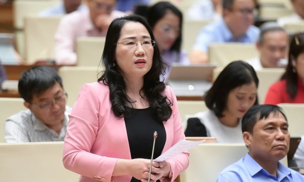 Đại biểu Nguyễn Thị Thủy, đoàn Bắc Kạn phát biểu góp ý Nghị quyết của Quốc hội về cơ chế xử lý khó khăn, vướng mắc do quy định của pháp luật sáng 23/6.
