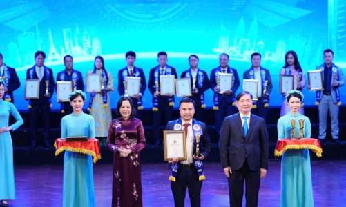 Hệ sinh thái sản phẩm số Meey Group liên tiếp giành giải tại Top Công nghiệp 4.0 Việt Nam