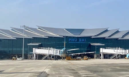 Cảng hàng không quốc tế Phú Bài.