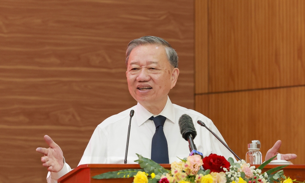Tổng Bí thư Tô Lâm phát biểu chỉ đạo tại buổi làm việc và trao Quyết định của Bộ Chính trị về việc thành lập Cơ quan Ủy ban Trung ương Mặt trận Tổ quốc Việt Nam.