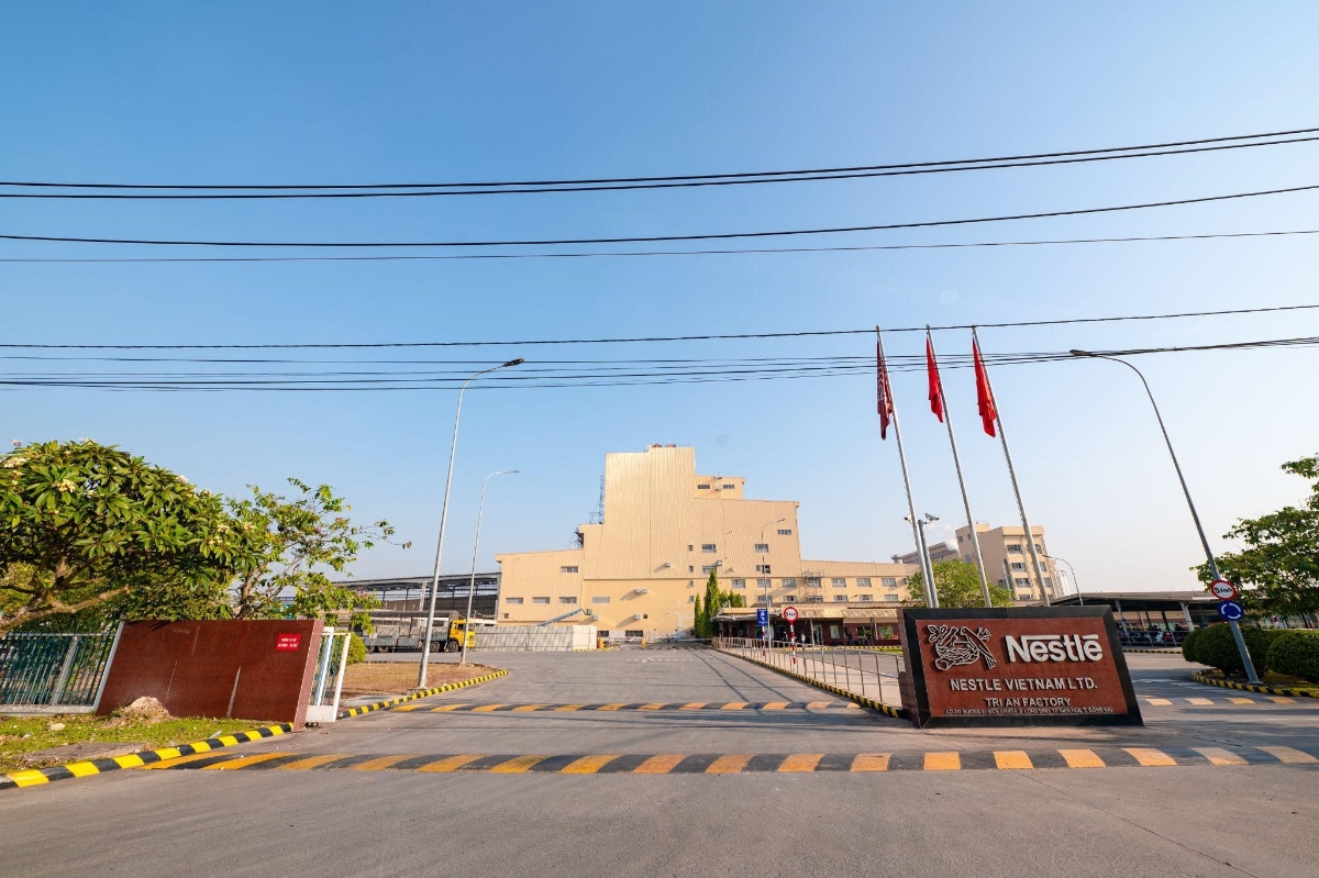Trong giai đoạn tiếp theo, Nestl&eacute; Trị An sẽ tiếp tục l&agrave; &ldquo;bệ ph&oacute;ng&rdquo; cho c&aacute;c s&aacute;ng kiến n&ocirc;ng nghiệp t&aacute;i sinh, li&ecirc;n kết chặt chẽ giữa nh&agrave; m&aacute;y v&agrave; v&ugrave;ng nguy&ecirc;n liệu.