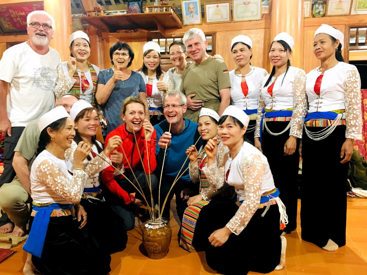 Nhờ đẩy mạnh công tác xúc tiến quảng bá, truyền thông trên nền tảng số, Ninh Bình đã thu hút đông đảo khách du lịch quốc tế. 