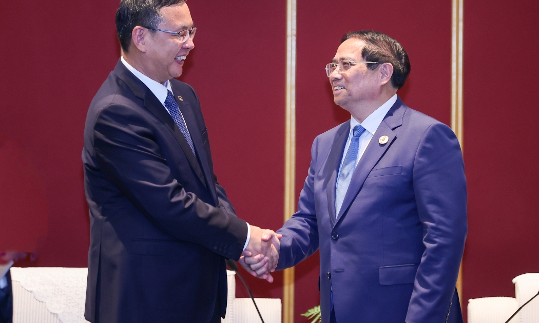 Thủ tướng Phạm Minh Chính tiếp ông Trần Văn Kiện, Chủ tịch Hội đồng quản trị Tập đoàn Đường sắt Trung Quốc (CREC) - Ảnh: VG