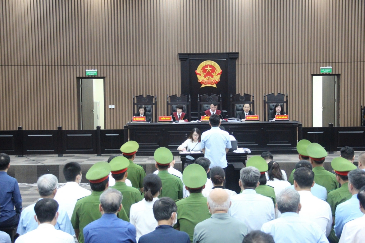 Quang cảnh phiên tòa.