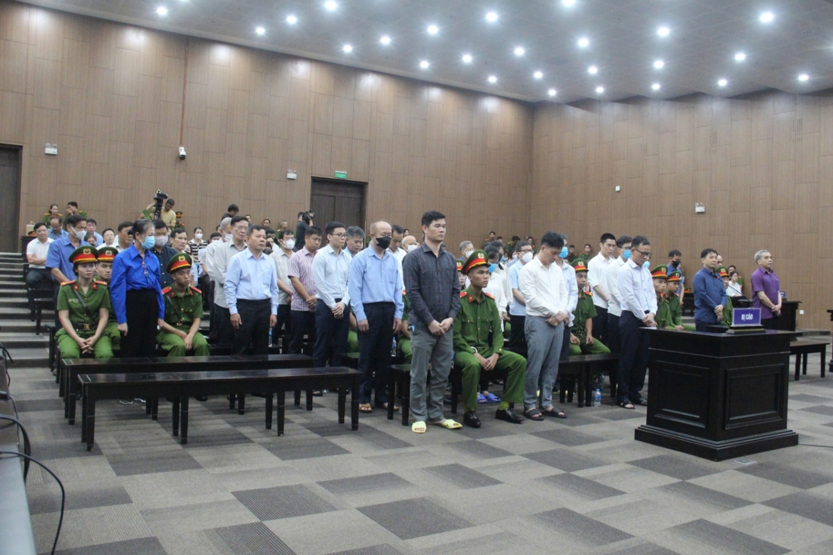 C&aacute;c bị c&aacute;o tại phi&ecirc;n t&ograve;a sơ thẩm.