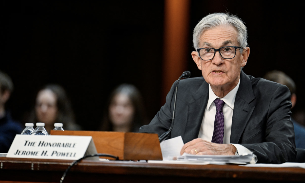 Chủ tịch Fed Jerome Powell trong cuộc điều trần ngày 24/6 tại Hạ viện Mỹ - Ảnh: Reuters.