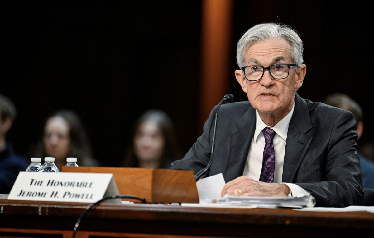 Chủ tịch Fed Jerome Powell trong cuộc điều trần ngày 24/6 tại Hạ viện Mỹ - Ảnh: Reuters.