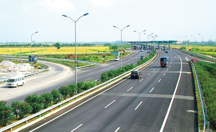 Nhiều dự án BOT giao thông gặp khó khăn do doanh thu sụt giảm.