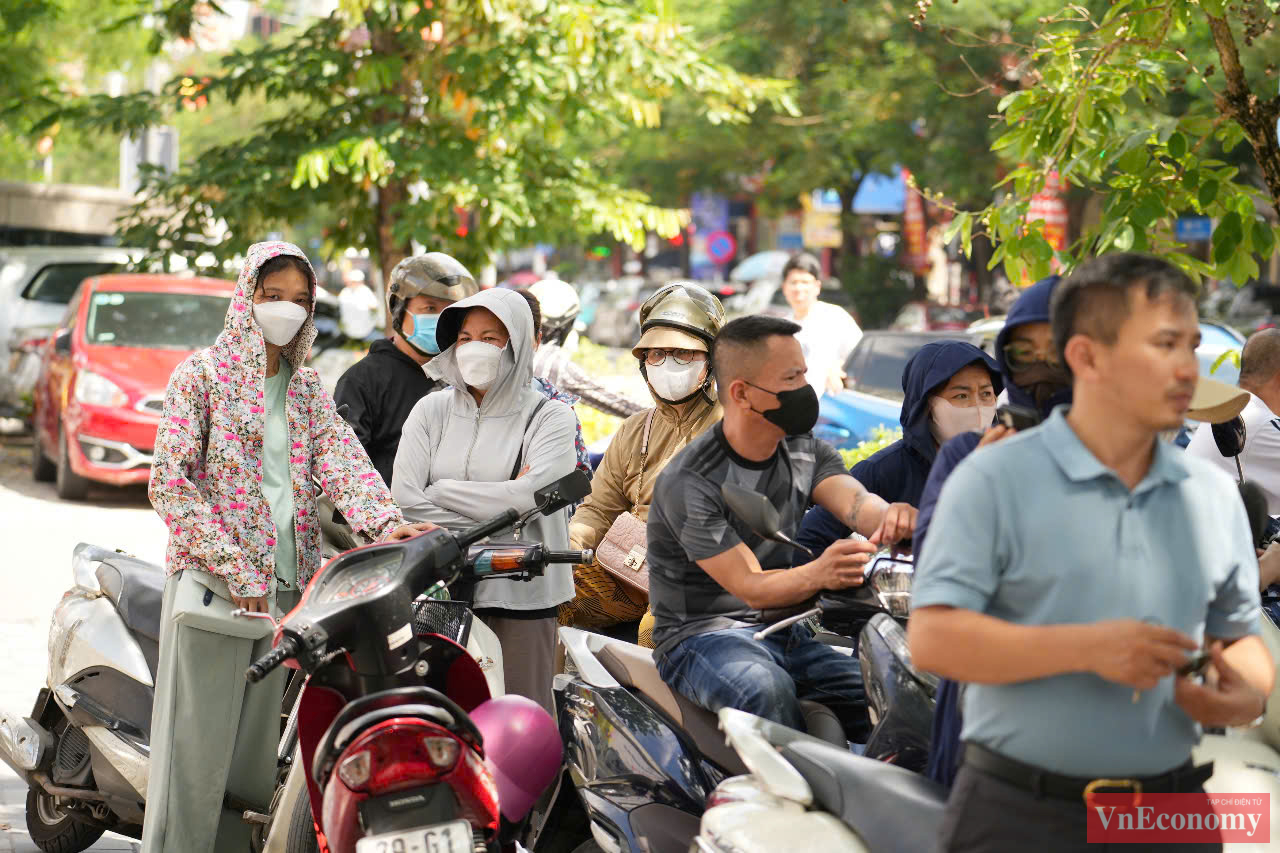 Th&iacute; sinh sẽ bắt đầu m&ocirc;n thi đầu ti&ecirc;n l&agrave; ngữ văn v&agrave;o s&aacute;ng 26/6, thời gian thi 120 ph&uacute;t. Chiều c&ugrave;ng ng&agrave;y sẽ thi m&ocirc;n to&aacute;n, thời gian thi 90 ph&uacute;t.