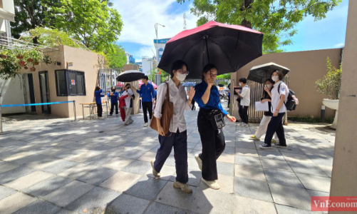 [Phóng sự ảnh] Học sinh Hà Nội sẵn sàng cho Kỳ thi tốt nghiệp THPT 2025