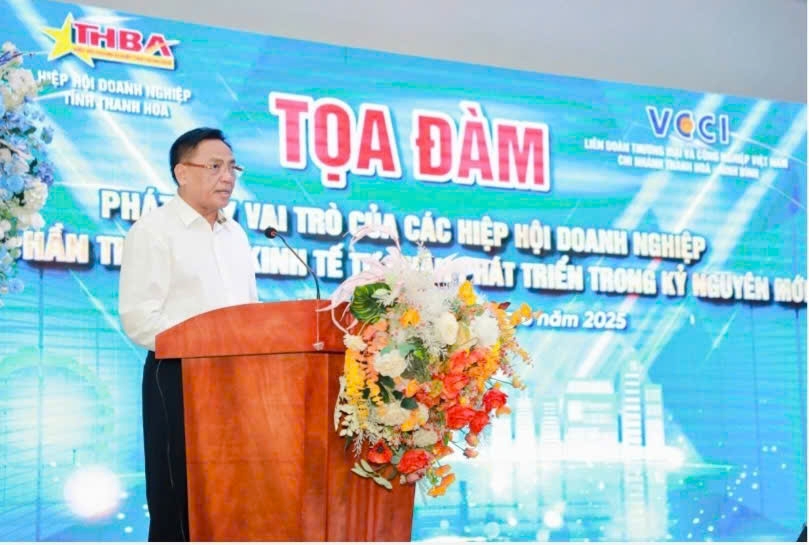 &Ocirc;ng Cao Tiến Đoan, Chủ tịch Hiệp hội Doanh nghiệp tỉnh Thanh H&oacute;a, ph&aacute;t biểu tại toạ&nbsp;đ&agrave;m
