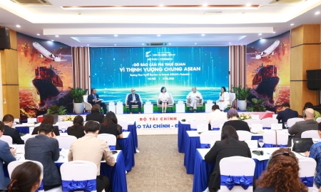 Các chuyên gia tại Hội thảo “Gỡ bỏ rào cản phi thuế quan vì thịnh vượng chung ASEAN” được tổ chức vào ngày 27/6.