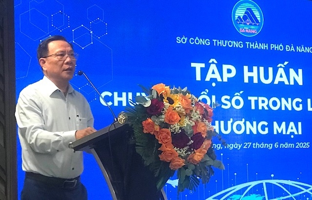 Phó Giám đốc Sở Công Thương Đà Nẵng Nguyễn Văn Trừ phát biểu khai mạc lớp tập huấn. Ảnh Ngô Anh Văn