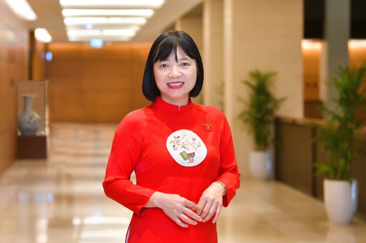Đại biểu Nguyễn Thị Việt Nga, đo&agrave;n Hải Dương