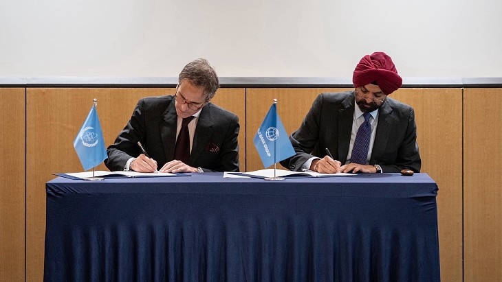 Đại diện Ngân hàng Thế giới (World Bank) và Cơ quan Năng lượng Nguyên tử Quốc tế (IAEA) ký kết thỏa thuận hợp tác về năng lượng hạt nhân (Ảnh: World Nuclear News).