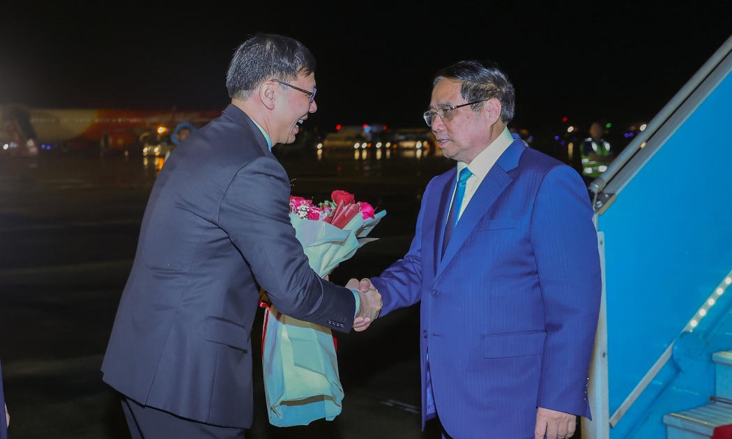 Thủ tướng Chính phủ Phạm Minh Chính và Đoàn đại biểu Việt Nam về tới sân bay quốc tế Nội Bài - Ảnh: VGP