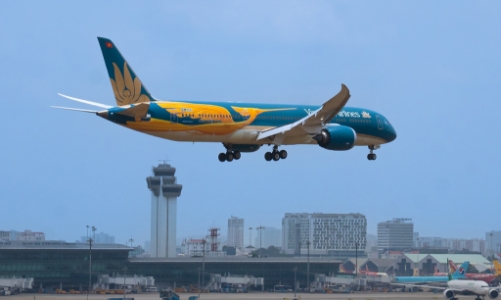 Vững bước tương lai bằng mở rộng đội tàu bay và mạng bay
