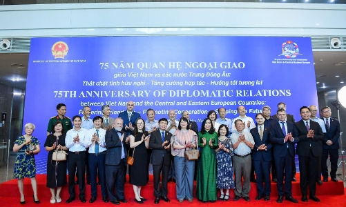 75 năm thiết lập quan hệ ngoại giao Việt Nam – Trung và Đông Âu: Gìn giữ tình hữu nghị, mở rộng hợp tác chiến lược toàn diện