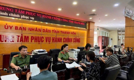 Theo nội dung nghị quyết, người dân và doanh nghiệp khi thực hiện các thủ tục hành chính qua Cổng dịch vụ công tỉnh Thanh Hóa hoặc Cổng dịch vụ công quốc gia sẽ không phải nộp bất kỳ khoản phí hay lệ phí nào