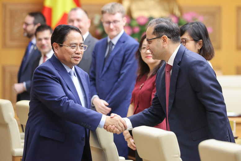 Thủ tướng Phạm Minh Chính hoan nghênh các doanh nghiệp Anh quốc tham dự Tọa đàm - Ảnh: VGP