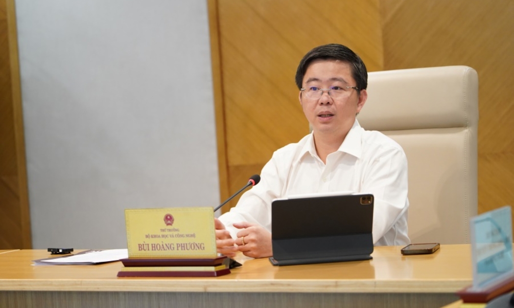 Thứ trưởng Bộ Khoa học và Công nghệ Bùi Hoàng Phương phát biểu tại họp báo.