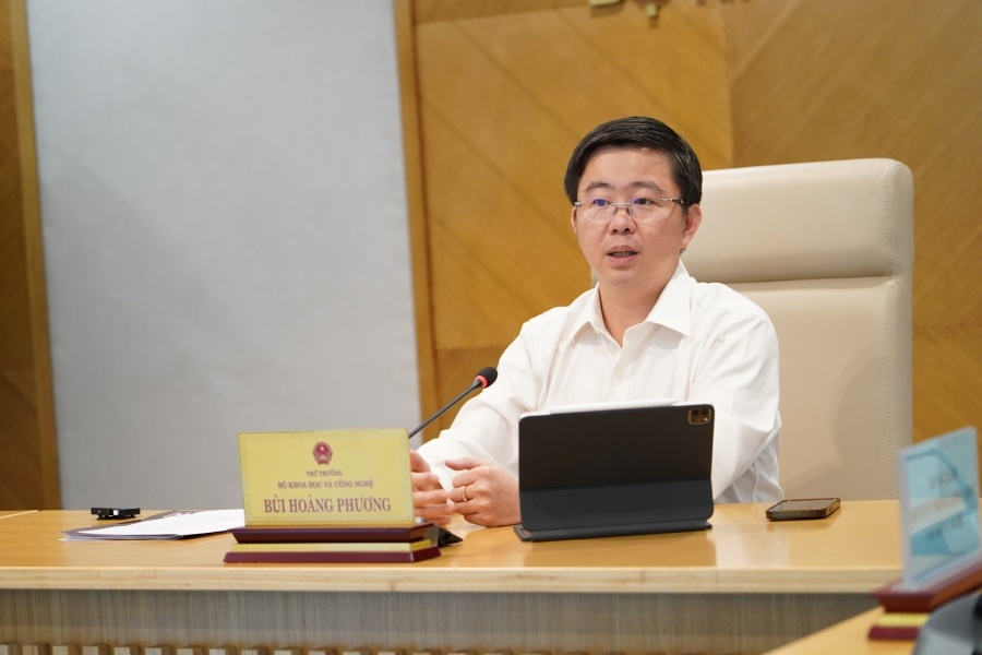 Thứ trưởng Bộ Khoa học và Công nghệ Bùi Hoàng Phương phát biểu tại họp báo.