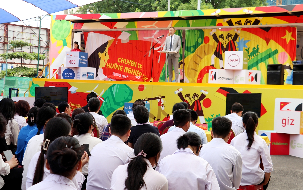 Quang cảnh chương trình
