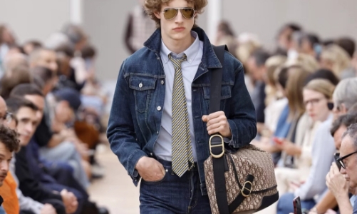 Chương mới đầy mãn nhãn của Jonathan Anderson tại Dior