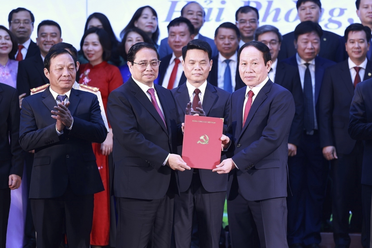 Thủ tướng Phạm Minh Chính trao Quyết định cho đồng chí Lê Tiến Châu, Bí thư Thành ủy Hải Phòng (mới), nhiệm kỳ 2020-2025