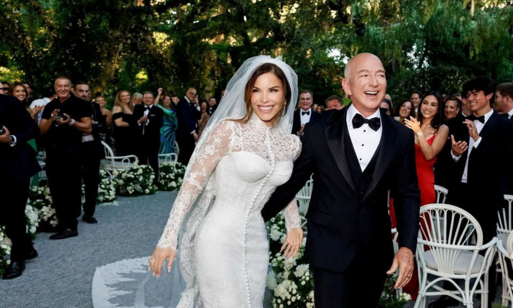 Bà Lauren Sanchez và ông Jeff Bezos tại lễ cưới ở Venice, Italy, vào thứ sáu, ngày 27/6/2025 - Ảnh: Getty Images