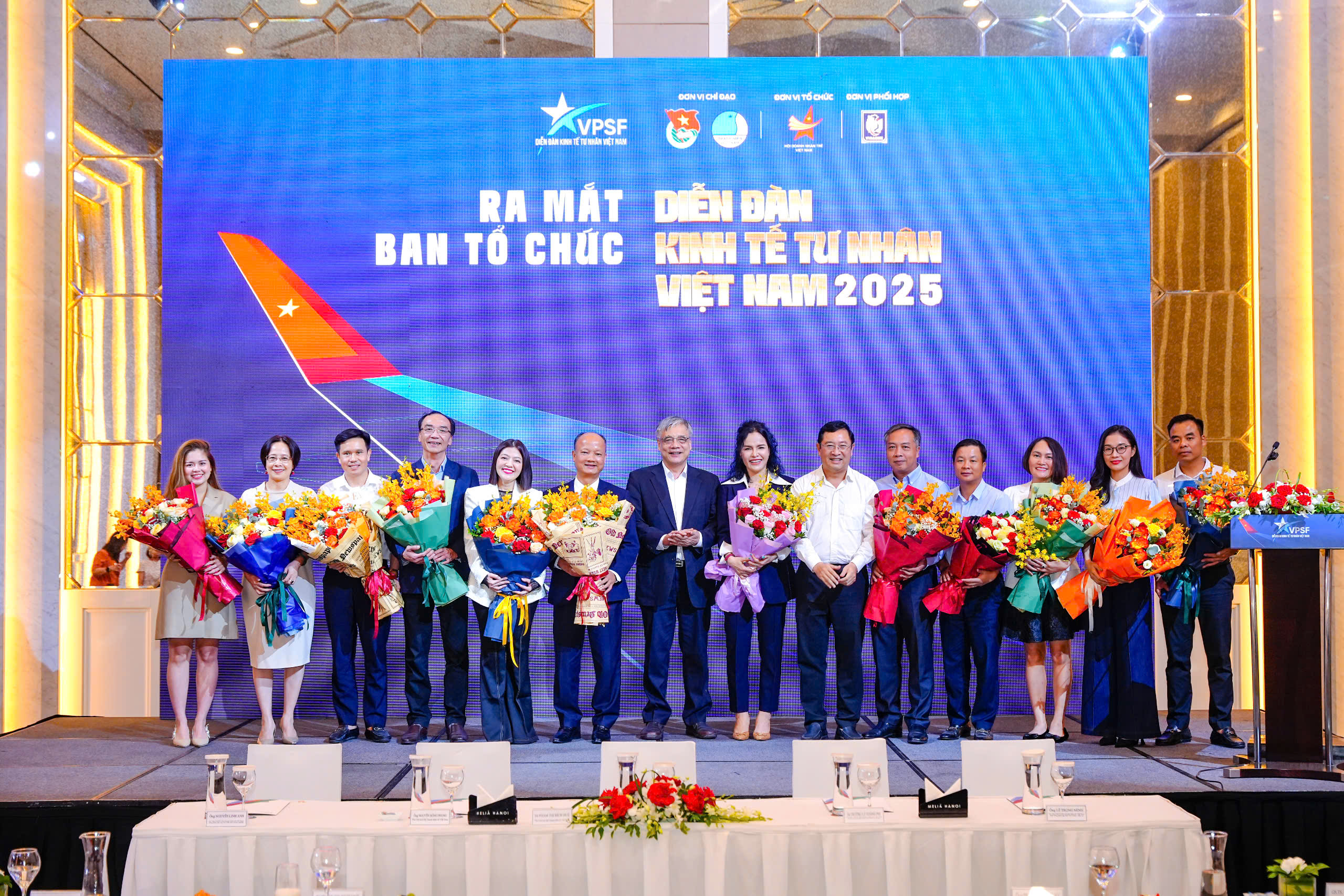 Ban Tổ chức VPSF 2025 ra mắt tại buổi họp báo.