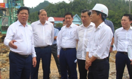 Vượt nắng thắng mưa đưa cao tốc Đồng Đăng - Trà Lĩnh về đích đúng tiến độ