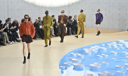 Saint Laurent mở màn Tuần lễ thời trang nam Paris