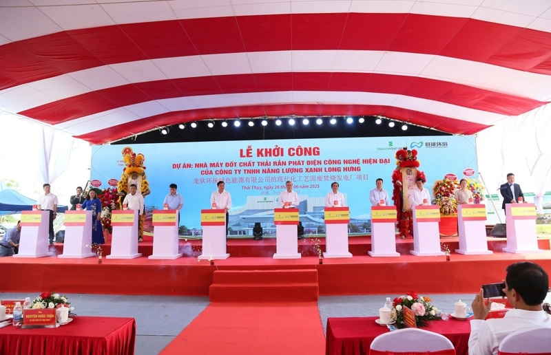 Construction of three major projects kicks off in newly-established province of Hung Yen