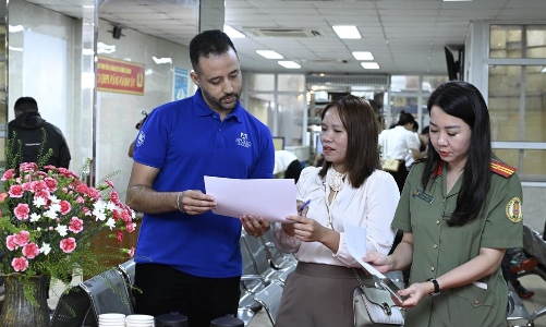 Bộ Công an: Mở đợt cao điểm cấp tài khoản định danh điện tử cho người nước ngoài ở Việt Nam