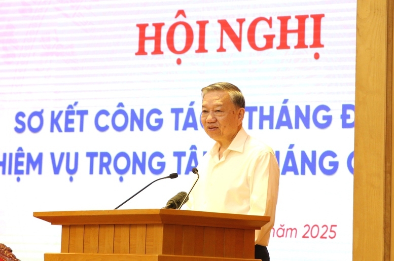 Tổng Bí thư Tô Lâm phát biểu tại Hội nghị sơ kết công tác 6 tháng đầu năm và nhiệm vụ trọng tâm 6 tháng cuối năm 2025 của Ban Chỉ đạo Trung ương về phát triển khoa học, công nghệ, đổi mới sáng tạo và chuyển đổi số - Ảnh: VGP. 