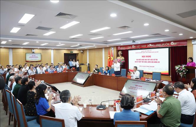 Tổng B&iacute; thư T&ocirc; L&acirc;m c&ugrave;ng c&aacute;c đại biểu Quốc hội tiếp x&uacute;c với cử tri 11 phường, th&agrave;nh phố H&agrave; Nội