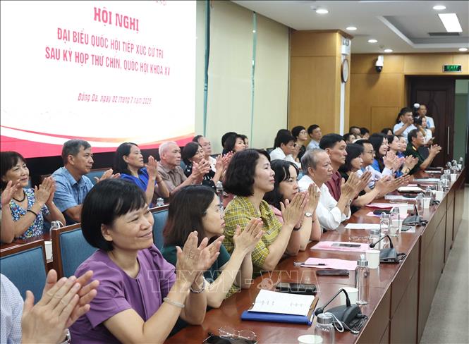 Cử tri H&agrave; Nội dự hội nghị.