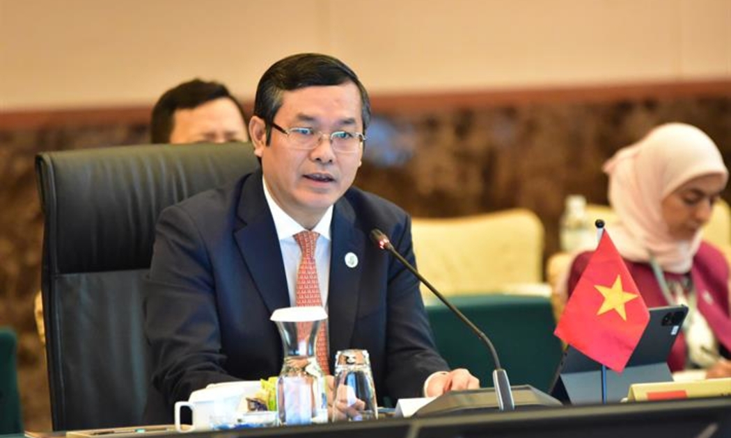 Thứ trưởng Nguyễn Văn Phúc phát biểu tại Hội nghị. Ảnh: MOET.
