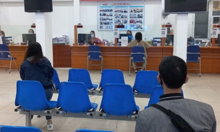 Chính sách bảo hiểm thất nghiệp hỗ trợ cho lao động mất việc. Ảnh: Nhật Dương.